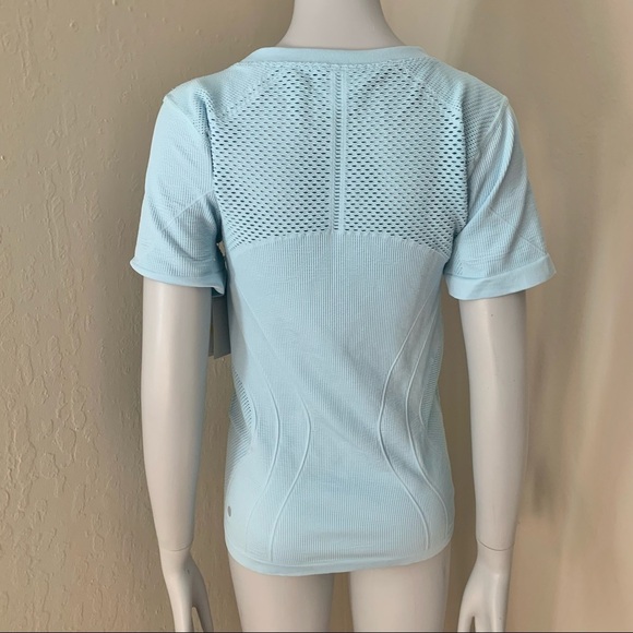 NWT ZELLA Orydalis Stretchy Seamless Short Sleeve Top Blue Workout Athletic SM - Picture 11 of 16